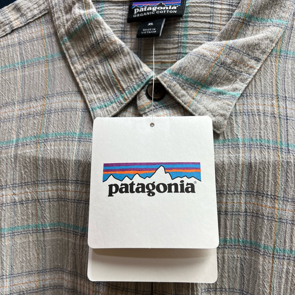 Patagonia NWT Men’s A/C shirt, Traveller:Tailored Grey, XL